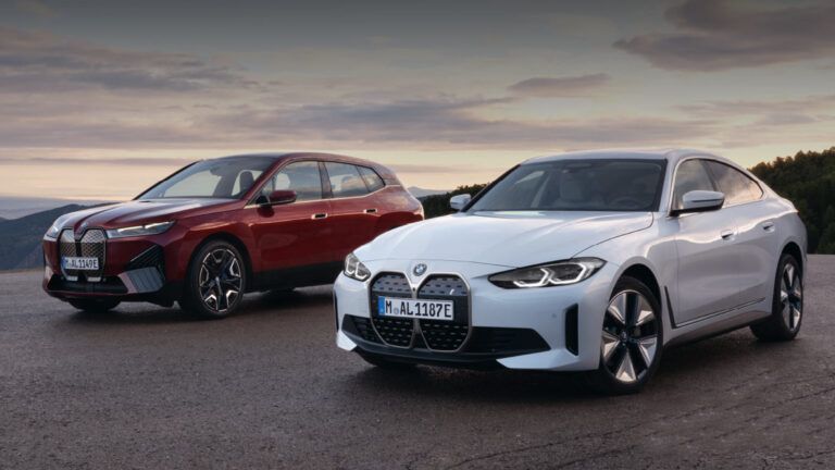 BMW iX and i4 electric cars