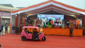ETO electric three-wheeler shown green flag by Chief minister Yogi Aditynath at Ayodhya, Uttar Pradesh. (Image- ETO Motors)