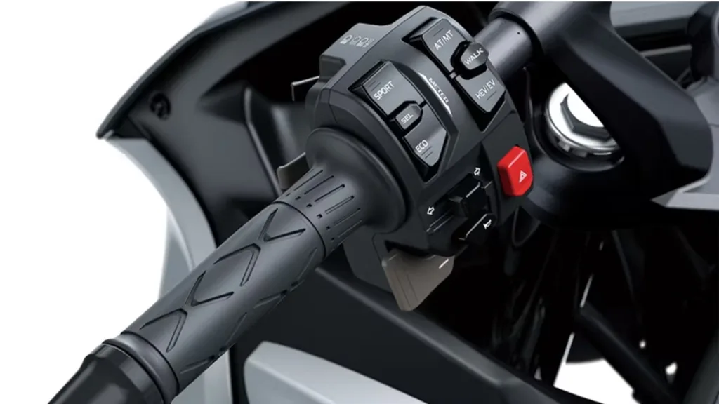 Kawasaki Ninja 7 Hybrid has a shift paddle in the left-side switchgear. (Source: Kawasaki)