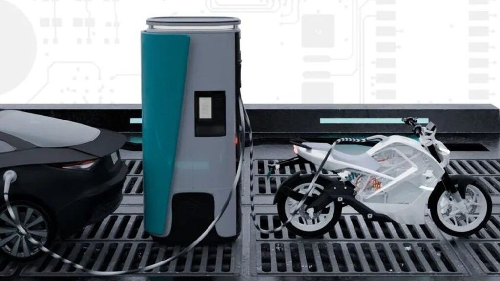 Raptee motorcycles can interface with CCS2 charging stations. (Source: Raptee)