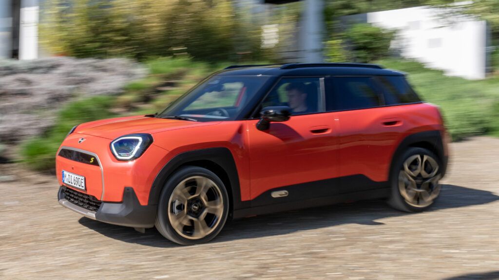 The all-electric MIni Aceman will be available in two models (Source: BMW Group)