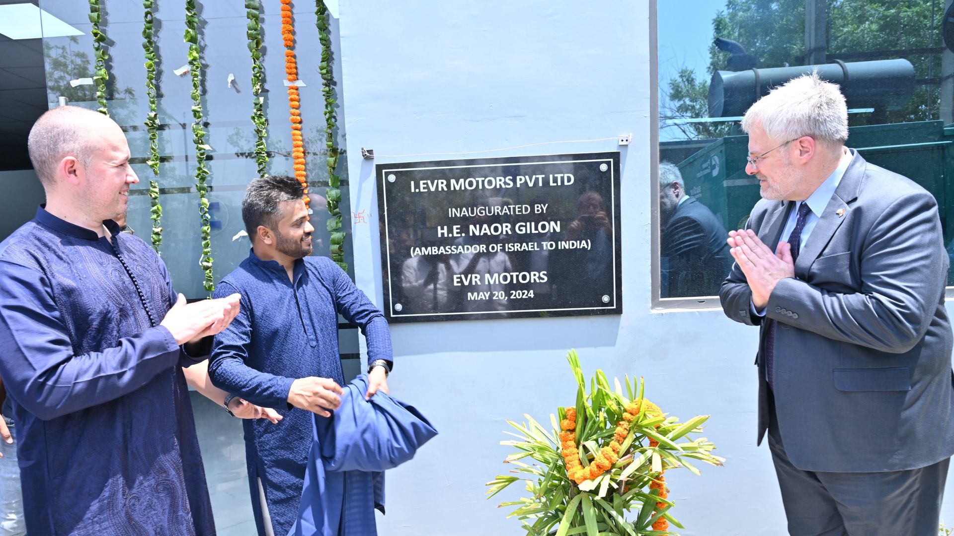 Ambassador Naor Gilon inaugurated the Indian subsidiary of the Israeli auto firm EVR Motors (Source: Israel in India)