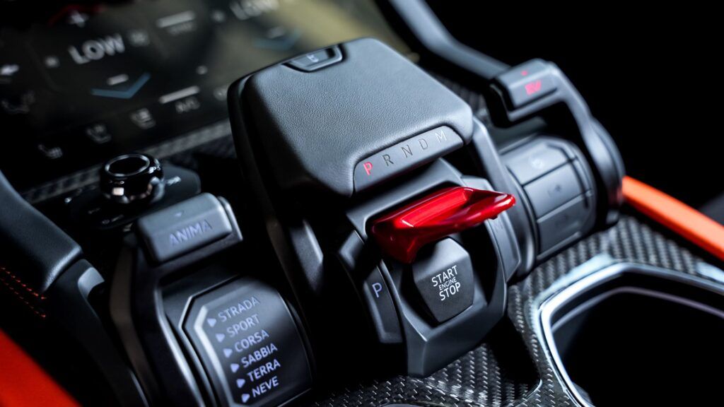 Urus SE has a total of eleven driving options (Source: Lamborghini)