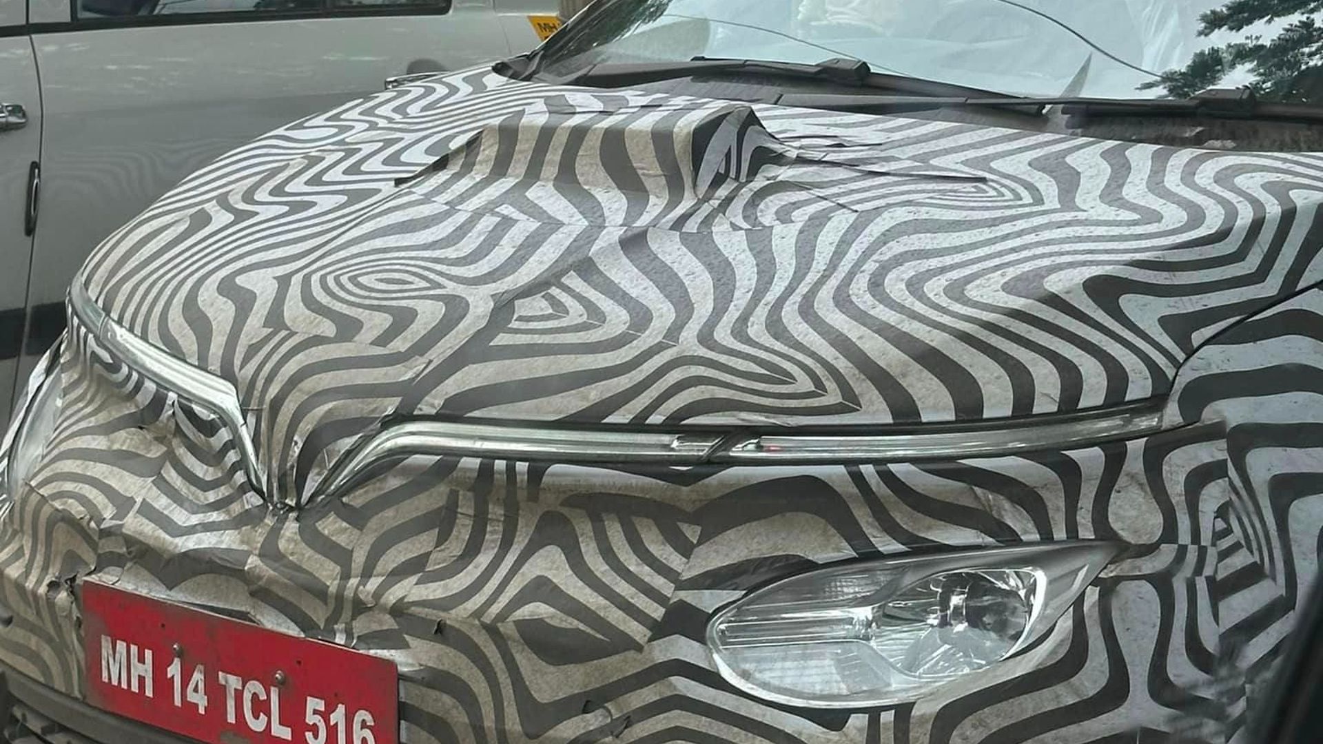 VinFast VF e34 SUV spied on Indian roads (Source: RushLane)