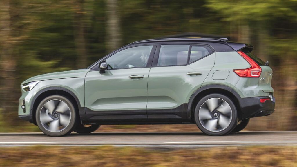 Volvo XC40 Recharge comes with two drivetrain options: AWD and RWD (Source: Volvo Cars)