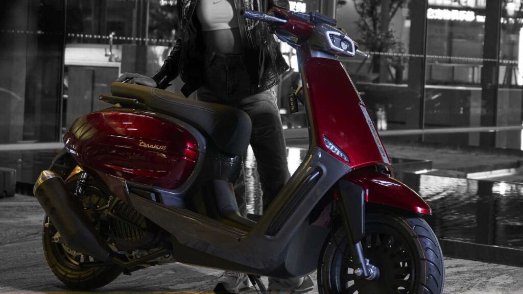 The 4000W variant of VFL electric scooter has a long range of 100km and it achieves a top speed of 100 kmph. 